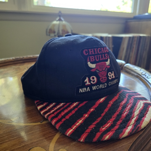 Vintage Chicago Bulls NBA World Champions 1991 Snapback Hat - Picture 3 of 9
